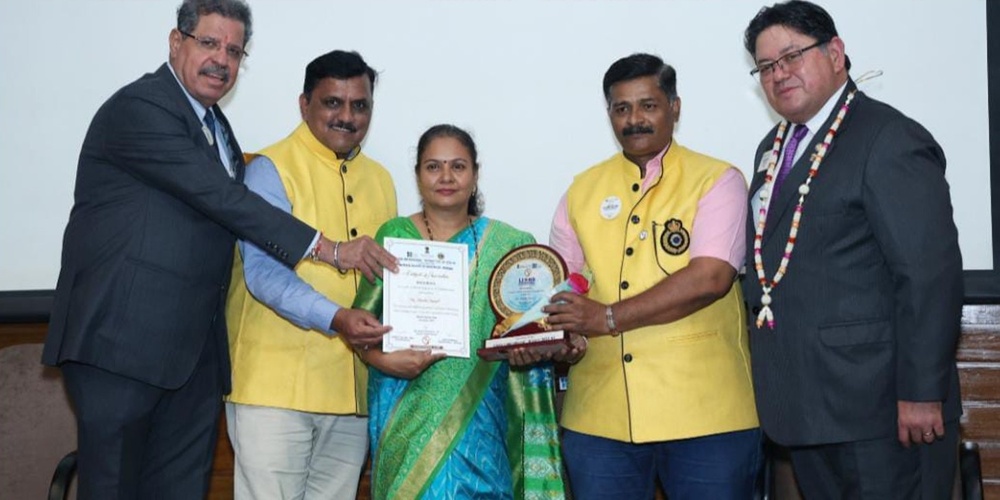 Mrs.Bhakti Samel awarded Best Principal Award by BJP.