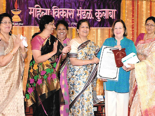 Colaba Mahila Vikas Award 2015